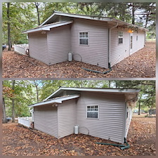 Extraordinary-House-Wash-Hand-Rail-Soft-Wash-in-Northport-AL 4