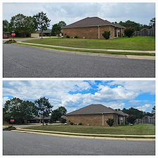 Extraordinary-House-Washing-Concrete-Cleaning-in-Northport-AL 0