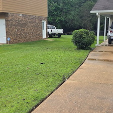 Professional-Gutter-Clean-Out-Downspout-Flush-in-Tuscaloosa-AL 0