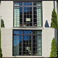 Spotless-Waterfed-Pole-Traditional-Window-Cleaning-in-Vestavia-Hills-AL 1