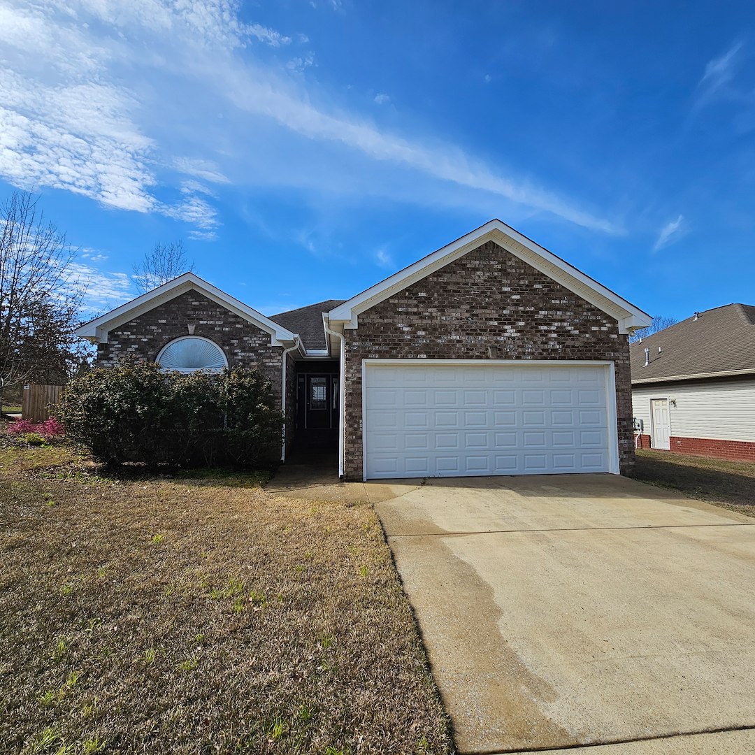 Unbelievable Soffit, Fascia, & Concrete Cleaning in Vestavia Hills, AL